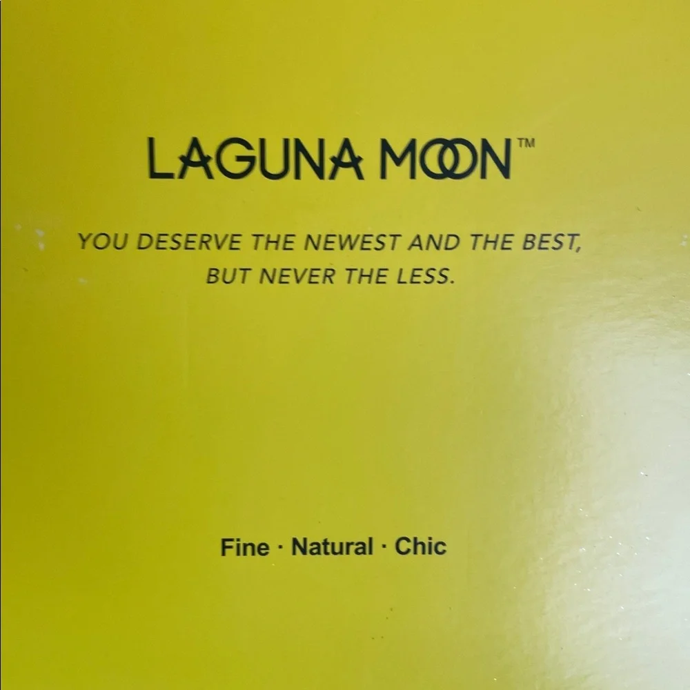 NWOT Laguna Moon 28 bath bomb set 2 tiered black box energy clarity creativity